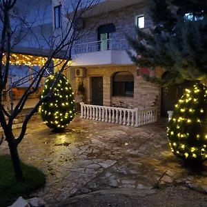 https://villa-nina-lile-ksamil.albaniahotels.org