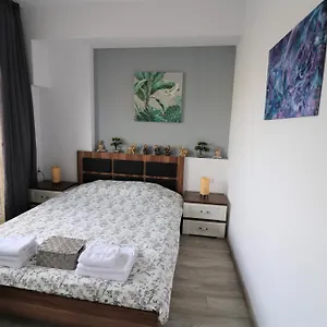 https://cozy-deluxe-apartment-old-town-free-minibar.bucharesthotelsnow.com
