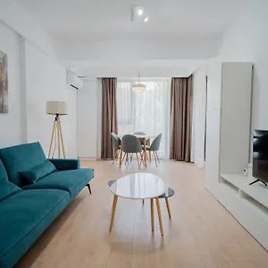 https://parkside-elegance-1br-flat-with-courtyard-views.bucharesthotelsnow.com